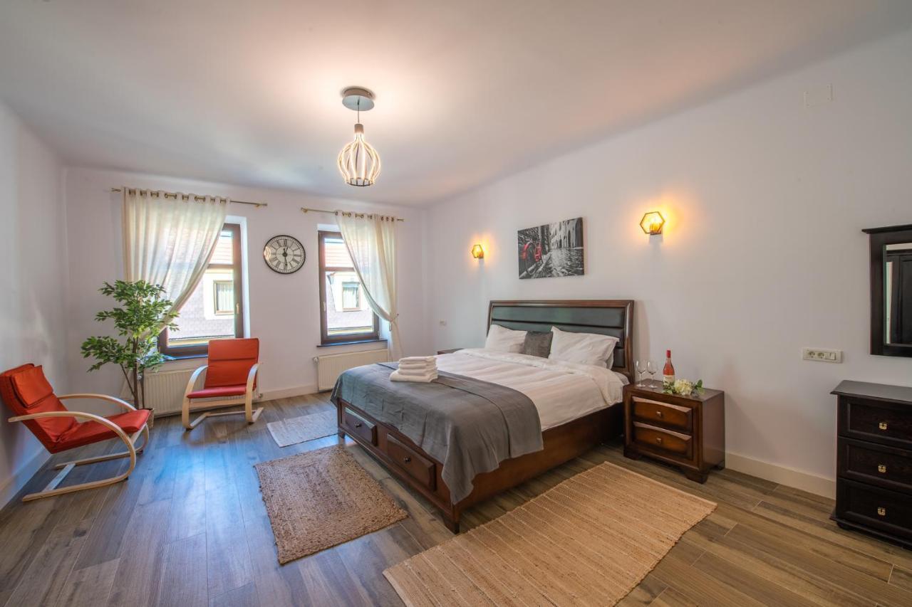 Old Town Suites Brasov Exterior photo